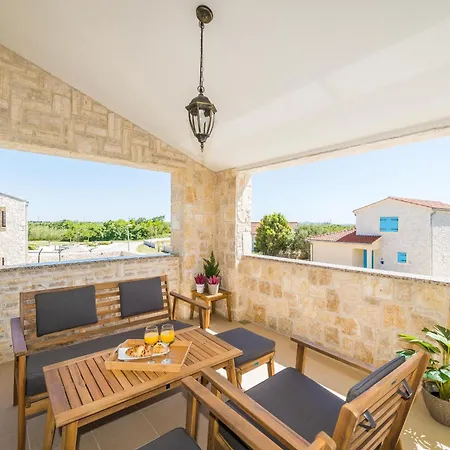 Vila Rea 1 With Heated Pool Privlaka (Zadar)
