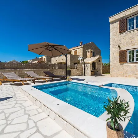 Rea 1 With Heated Pool Villa *