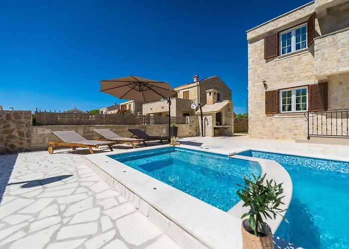 Rea 1 With Heated Pool Villa *