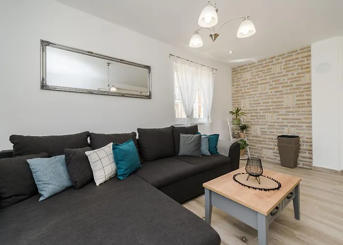 Rea 1 With Heated Pool * Privlaka (Zadar)