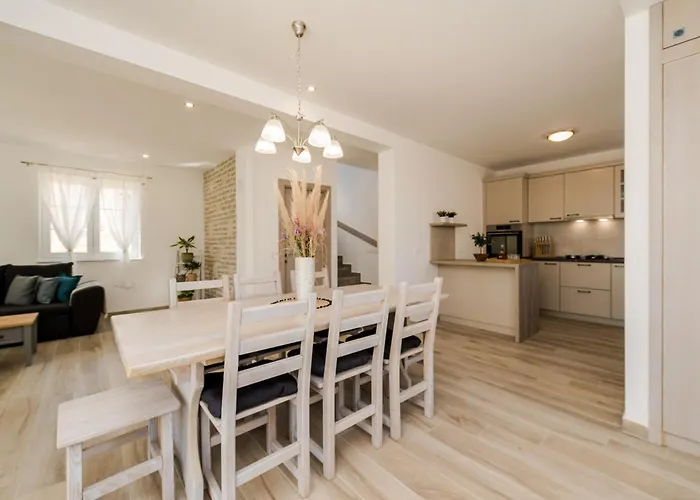 Villa Rea 1 With Heated Pool Privlaka (Zadar)