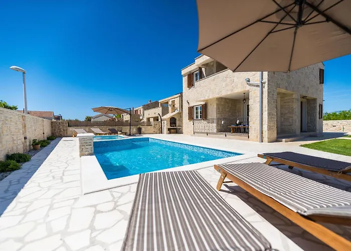 Rea 1 With Heated Pool 빌라 프리블라카