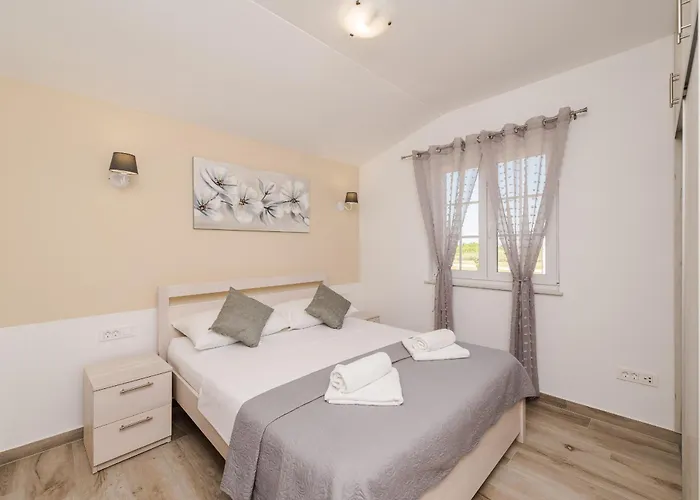 Rea 1 With Heated Pool *