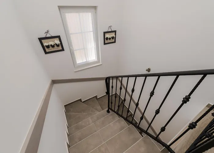 Rea 1 With Heated Pool 프리블라카